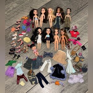 Huge lot of Lil’ Bratz Dolls, Clothing, Shoes, Accessories